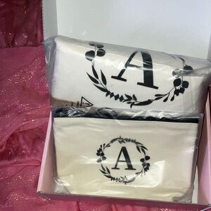 The perfect gift set with the initial A